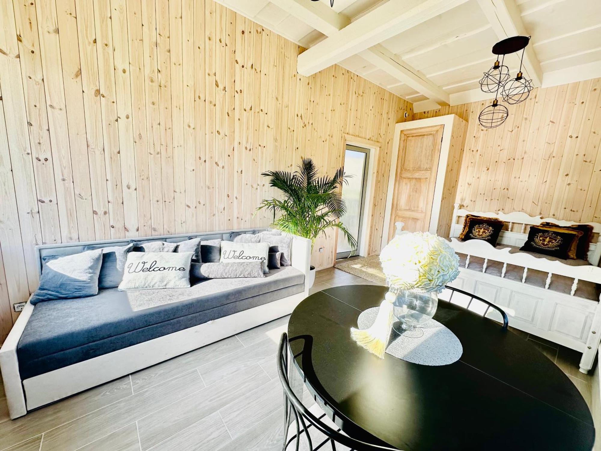Aguona Royal Oasis Villa โมเลียติ ภายนอก รูปภาพ